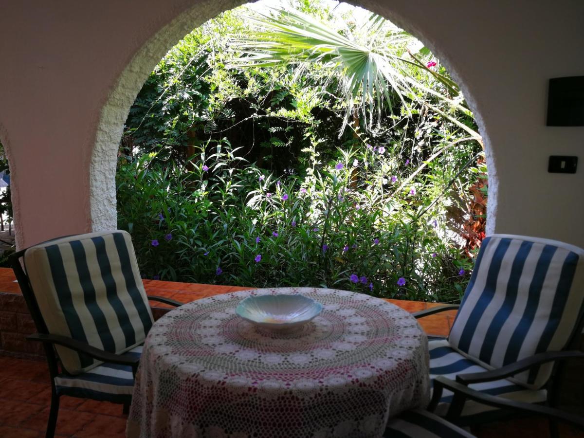 Villa Murgia Solanas  Eksteriør bilde