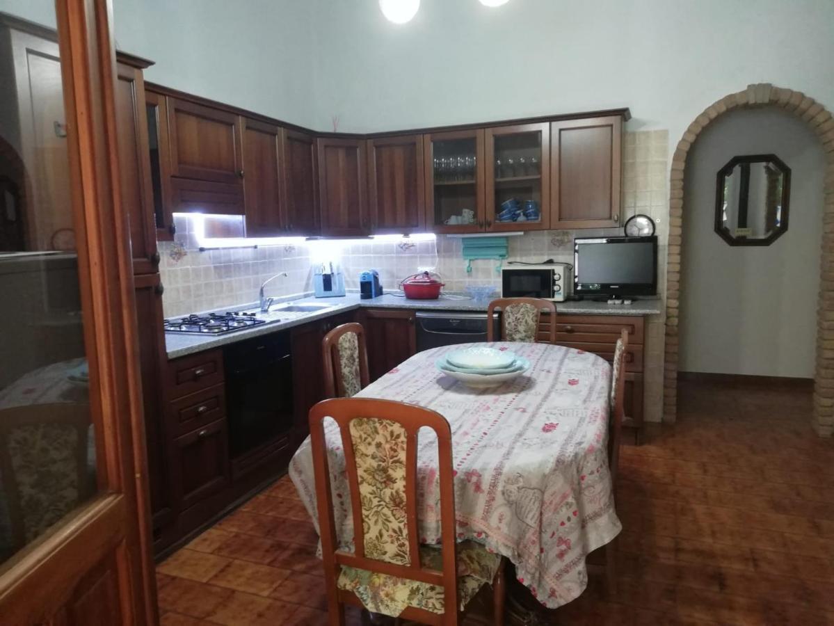 Villa Murgia Solanas  Eksteriør bilde