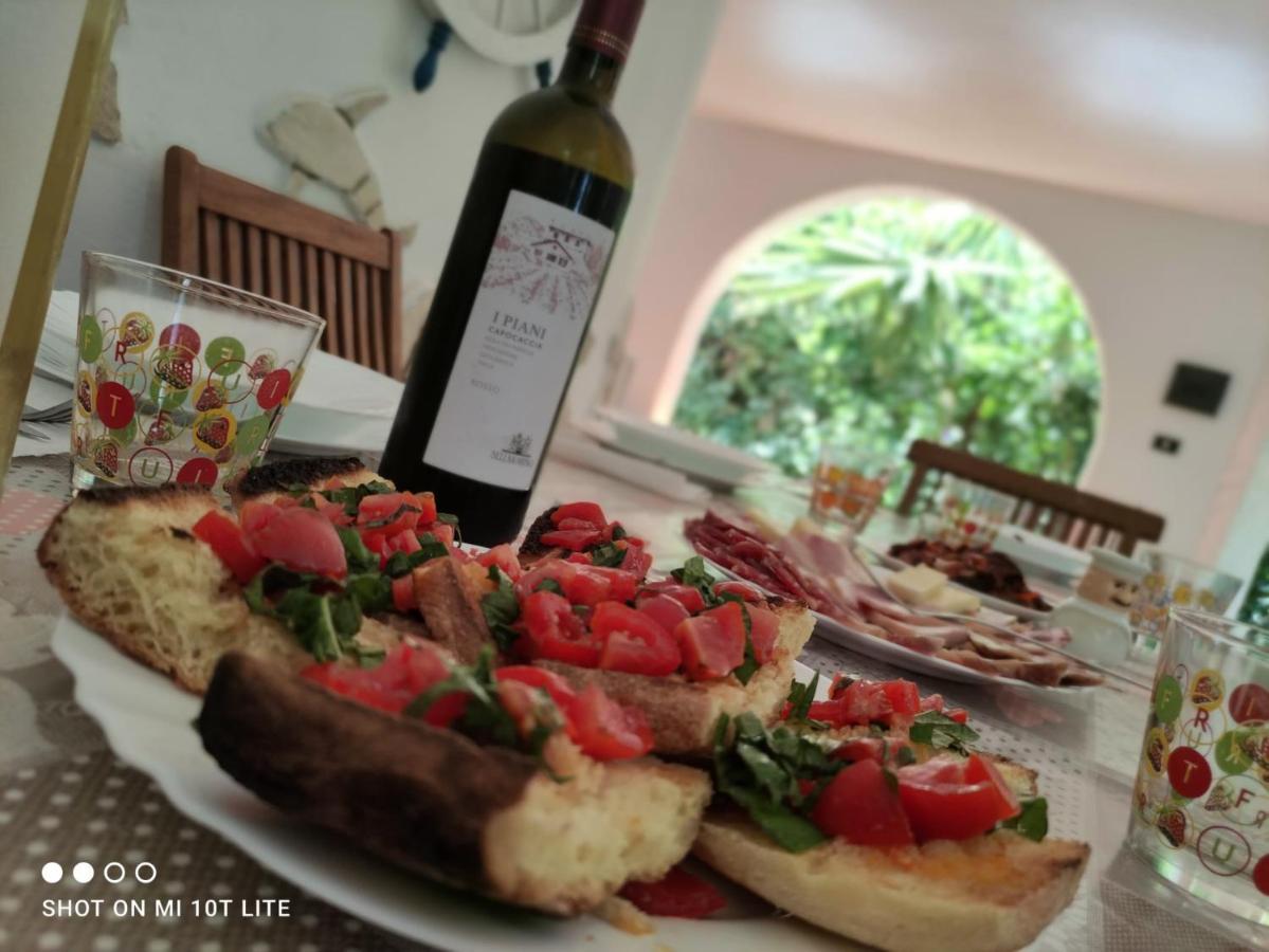 Villa Murgia Solanas  Eksteriør bilde